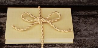 Jak przeciągnąć sznurek w rolecie zewnętrznej?