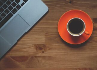 Co powiesić nad stołem w kuchni?