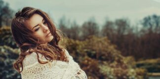 Jak podnieść włosy na dywanie?