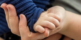 Jak połączyć zasłonę z firana?