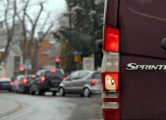 Co trzeba mieć w aucie w 2023 roku? Co trzeba mieć w aucie w 2023 roku?