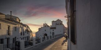 Ile kamizelek odblaskowych w samochodzie w Polsce?