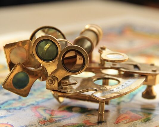 Z jaką dokładnością mierzy kątomierz uniwersalny? Z jaką dokładnością mierzy kątomierz uniwersalny?