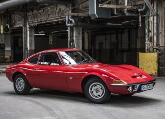 Ile pali Opel Combo?