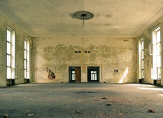 Z czego zrobić sufit w kamperze?