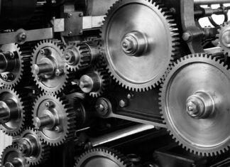 Jak dokręcić koła bez klucza dynamometrycznego?